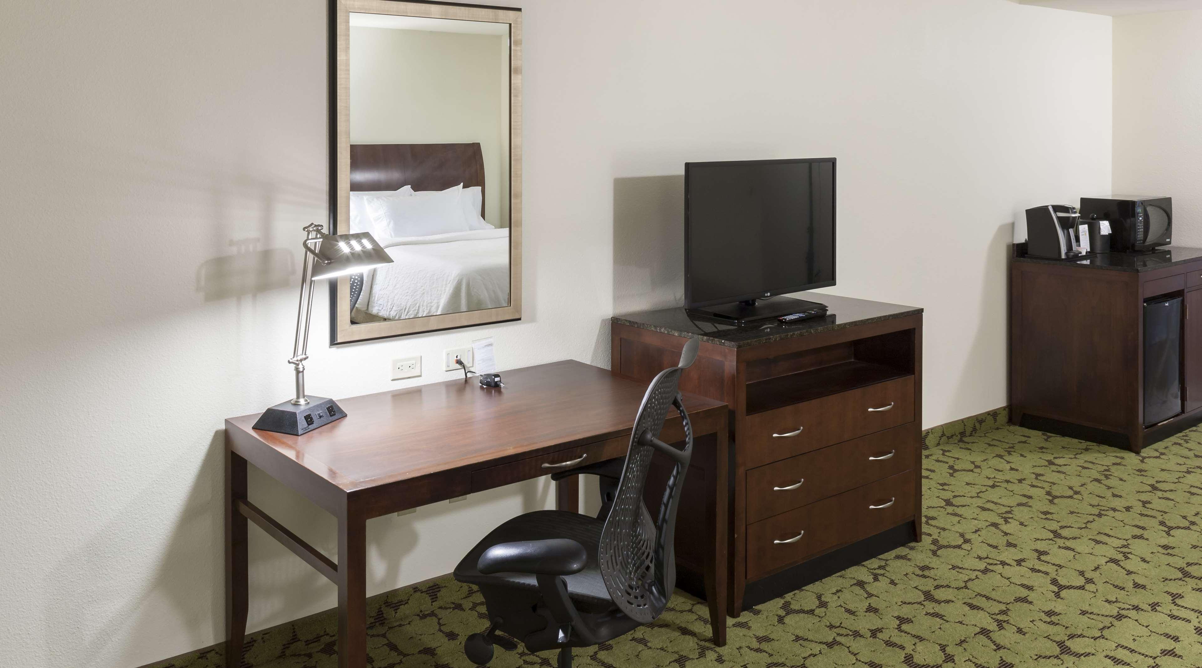 Hilton Garden Inn Dallas/Duncanville Exterior photo