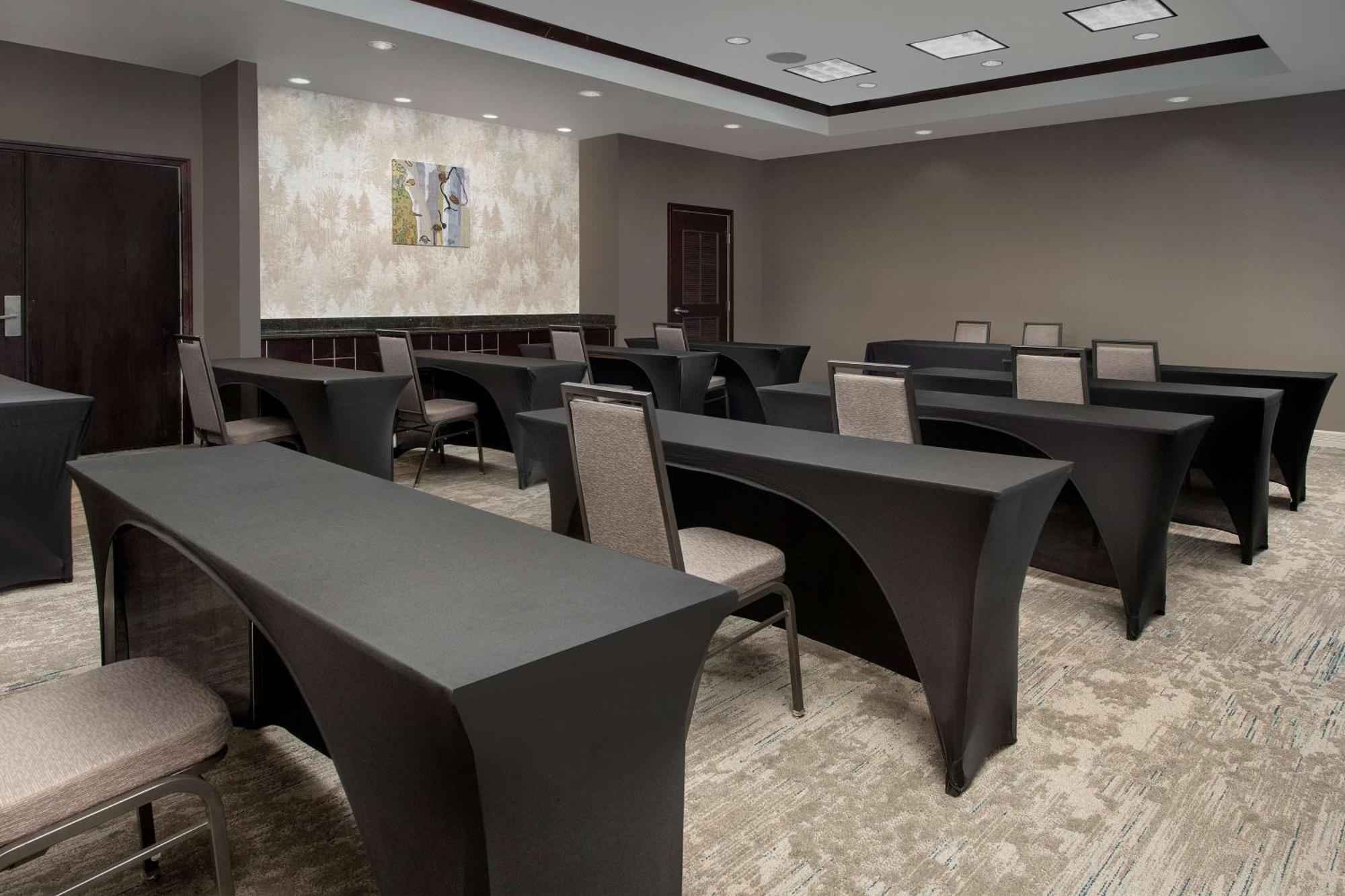 Hilton Garden Inn Dallas/Duncanville Exterior photo