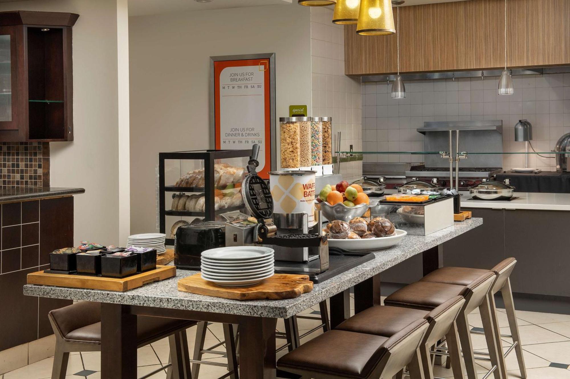 Hilton Garden Inn Dallas/Duncanville Exterior photo
