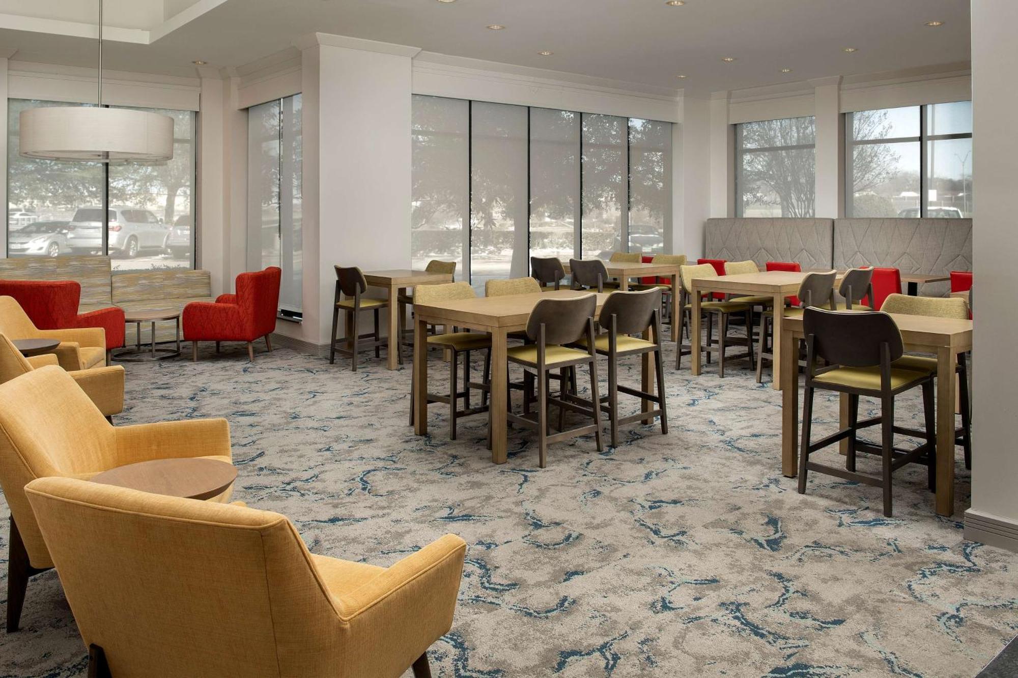 Hilton Garden Inn Dallas/Duncanville Exterior photo
